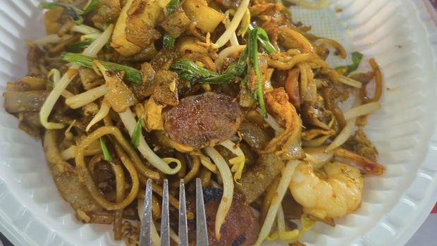 Haru! Wanita Single Parent Penjual Kwetiau Ini Dapat Laptop Gratis buat Anaknya