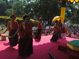 Tari Lenggo, Tarian Klasik Warisan Kesultanan Bima yang Sarat Makna Tari Lenggo, Tarian Klasik Warisan Kesultanan Bima yang Sarat Makna