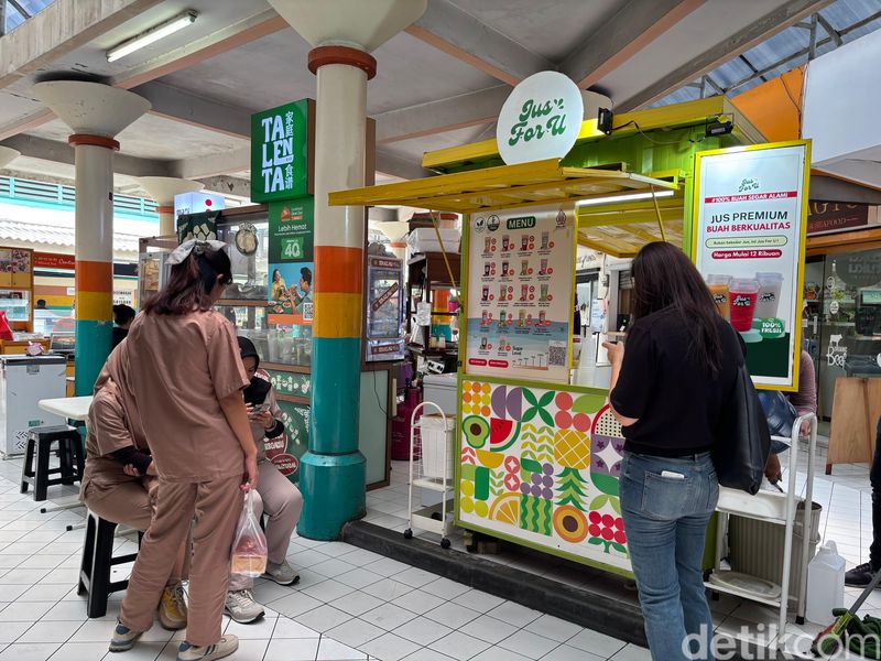 Jus For You di Pasar Puri Indah.