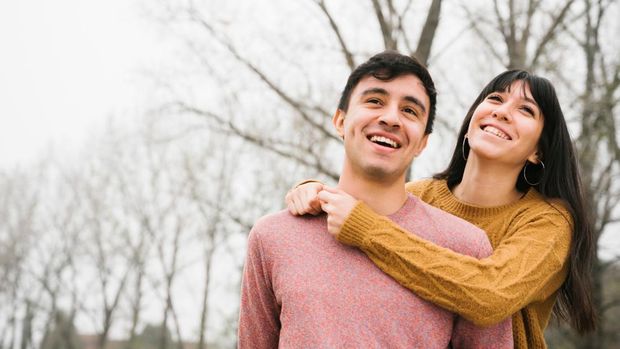 Kalian Sudah Lama Pacaran, Kok Belum Nikah?/Foto: Freepik/freepik Ciri pasangan posesif