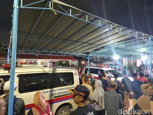 4 Jenazah Korban Bus Terguling di Tol Pemalang Tiba di Semarang