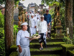 Hari Tumpek Wariga Jadi Momentum Jaga Hubungan Harmonis Manusia & Alam Hari Tumpek Wariga Jadi Momentum Jaga Hubungan Harmonis Manusia & Alam