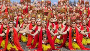 1.300 Penari Kolosal Warnai Festival Gandrung Sewu 2025 di Banyuwangi