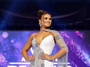 Potret Audrey Eckert, Miss USA 2025 yang Malam Penobatannya Diwarnai Drama Potret Audrey Eckert, Miss USA 2025 yang Malam Penobatannya Diwarnai Drama