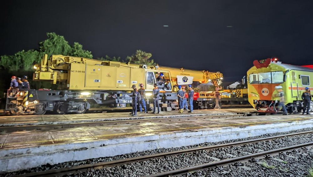Jalur Kereta Kedunggedeh Kembali Beroperasi Normal Usai Evakuasi KA Purwojaya