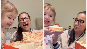 Gemas! Aksi Kamari Review Donat Chewys Topping Stroberi Favoritnya