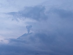 Semeru Erupsi Sore Ini, Kolom Letusan hingga 1 Km Semeru Erupsi Sore Ini, Kolom Letusan hingga 1 Km