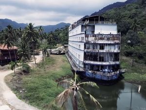 Hotel Terkutuk Kini Jadi Kapal Hantu, Pegawai-Tamu Sakit dan Celaka Hotel Terkutuk Kini Jadi Kapal Hantu, Pegawai-Tamu Sakit dan Celaka