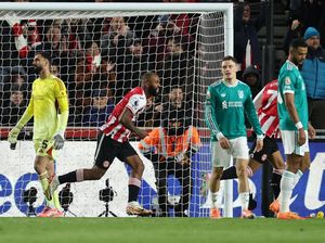 Lemparan ke Dalam Jadi Momok, Liverpool Butuh Pertolongan Sosok Ini? Lemparan ke Dalam Jadi Momok, Liverpool Butuh Pertolongan Sosok Ini?