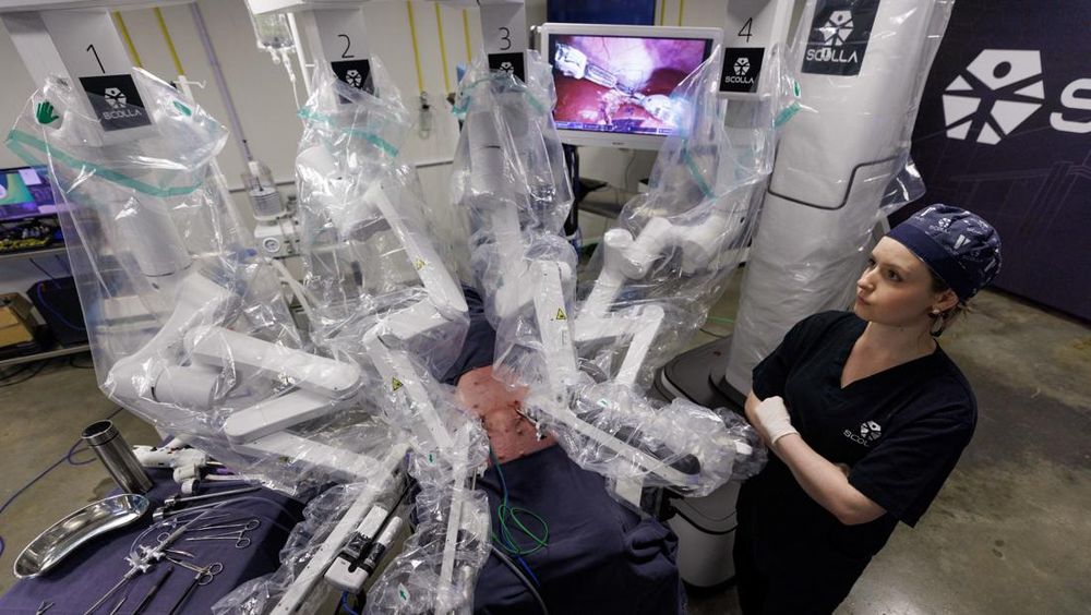 Terobosan Medis: Bedah Robotik Perdana Dikendalikan Dokter Ribuan Kilometer via Internet