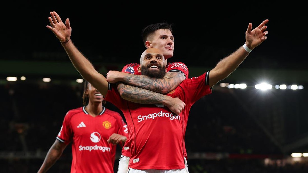 Bryan Mbeumo suka dengan atmosfer Old Trafford. (Foto: James Gill - Danehouse/Getty Images)