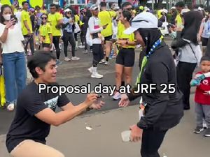 Viral! Lamaran Kalcer di Jakarta Running Festival, Bikin Warganet Baper Viral! Lamaran Kalcer di Jakarta Running Festival, Bikin Warganet Baper