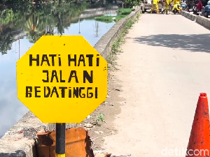 Video Warga Ingin Jalan Tinggi Sebelah di Jakut Segera Diperbaiki Video Warga Ingin Jalan Tinggi Sebelah di Jakut Segera Diperbaiki