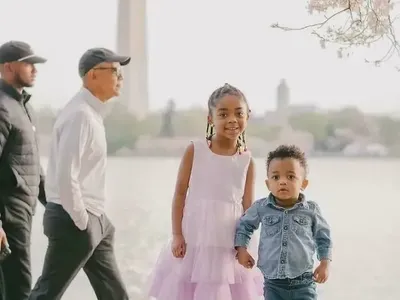 Photobomber! Momen Perusak Foto yang Bikin 100% Gagal Fokus