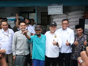 Harga Pupuk Subsidi Turun 20%, Menko Zulhas: Biar Petani Tambah Sejahtera Harga Pupuk Subsidi Turun 20%, Menko Zulhas: Biar Petani Tambah Sejahtera
