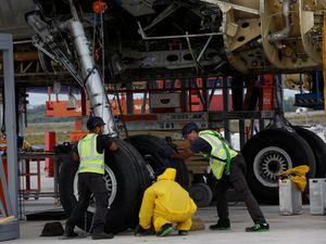 Saat Pesawat Pensiun Jadi Sumber Suku Cadang, Daur Ulang Bernilai Tinggi Saat Pesawat Pensiun Jadi Sumber Suku Cadang, Daur Ulang Bernilai Tinggi