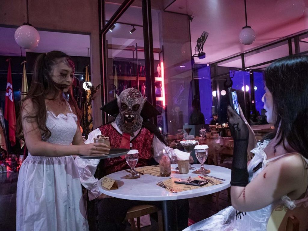 Sensasi Horor dan Seni di Kafe Bandung Barat Sambut Halloween Sensasi Horor dan Seni di Kafe Bandung Barat Sambut Halloween