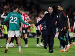 Kesalnya Arne Slot Usai Liverpool Kalah Berturut-turut Kesalnya Arne Slot Usai Liverpool Kalah Berturut-turut