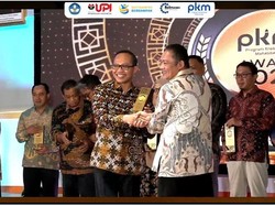 Unhas Raih 5 Penghargaan Sekaligus di PKM Awards 2025 Unhas Raih 5 Penghargaan Sekaligus di PKM Awards 2025