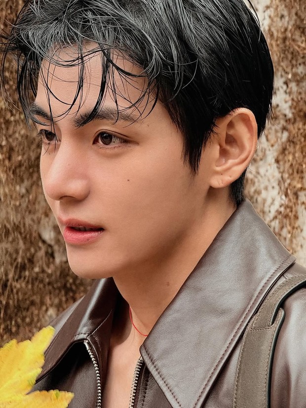 Artis Korea terganteng Kim Taehyung/Foto: Instagram @thv