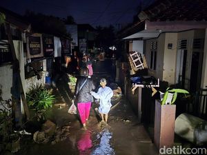 Ribuan Jiwa Terdampak Banjir Bandang di Cisolok Sukabumi Ribuan Jiwa Terdampak Banjir Bandang di Cisolok Sukabumi