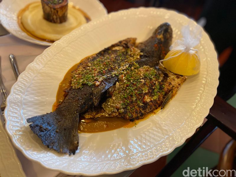 Jullien, bistrro Prancis modern yang resmi dibuka di Pacific Place Mall Jullien, bistrro Prancis modern yang resmi dibuka di Pacific Place Mall, Jakarta.