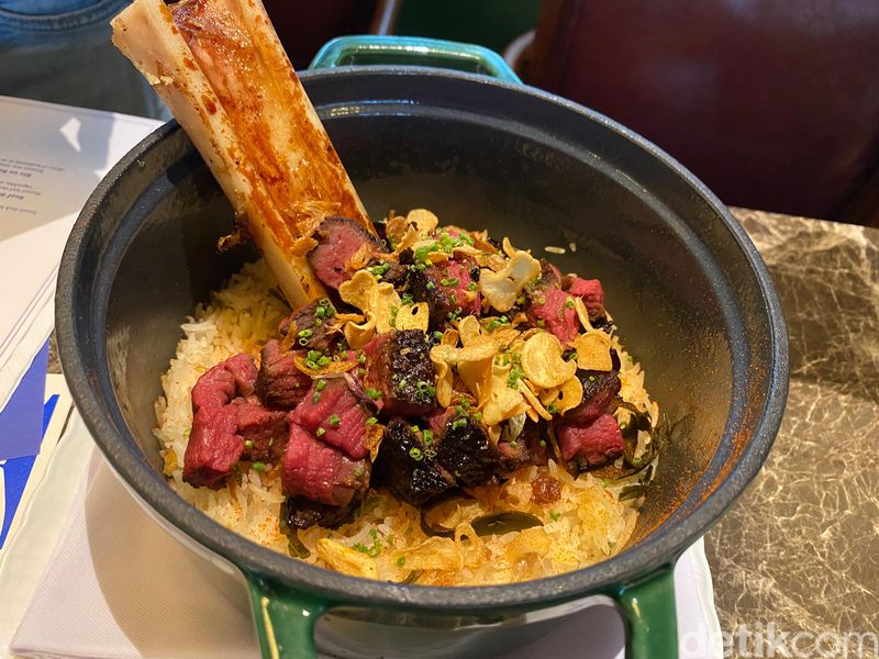 Jullien, bistrro Prancis modern yang resmi dibuka di Pacific Place Mall Jullien, bistrro Prancis modern yang resmi dibuka di Pacific Place Mall, Jakarta.