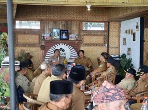 Kapolres Pasuruan Ajak Kades Jaga Situasi Pasuruan Tetap Kondusif Kapolres Pasuruan Ajak Kades Jaga Situasi Pasuruan Tetap Kondusif