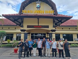 Ada Isu Kompol W Terlibat di Kematian Brigadir Esco, Keluarga Geruduk Polres