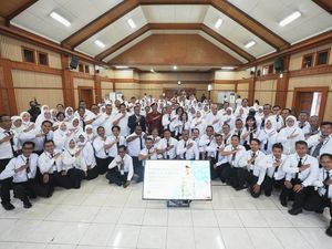 Mensos Resmikan Pelatihan Kepala Sekolah Rakyat di Kota Bandung
