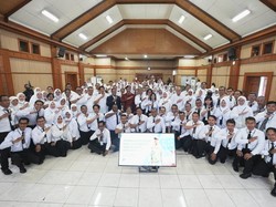 Mensos Resmikan Pelatihan Kepala Sekolah Rakyat di Kota Bandung