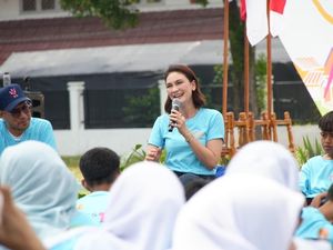 Menteri PU-Luna Maya Apresiasi Karya Tulis Siswa Sekolah Rakyat