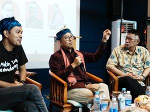 Menbud Fadli Zon Luncurkan Single Kolaborasi Musik Kolintang & Balafon Menbud Fadli Zon Luncurkan Single Kolaborasi Musik Kolintang & Balafon