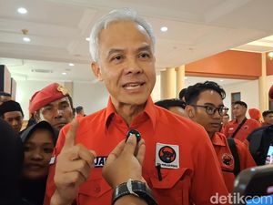Ganjar Santai Tanggapi Jokowi Dukung Prabowo-Gibran Dua Periode: Hak Mereka Ganjar Santai Tanggapi Jokowi Dukung Prabowo-Gibran Dua Periode: Hak Mereka