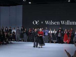 Show OE x Wilsen Willim 3.0, Chossy Latu Hingga Ivan Gunawan Jalan di Catwalk Show OE x Wilsen Willim 3.0, Chossy Latu Hingga Ivan Gunawan Jalan di Catwalk