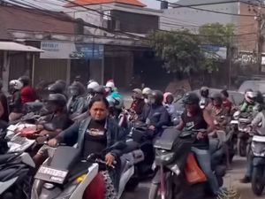Simpang Marlboro-Gunung Salak Denpasar Macet Parah, Ini Penyebabnya Simpang Marlboro-Gunung Salak Denpasar Macet Parah, Ini Penyebabnya