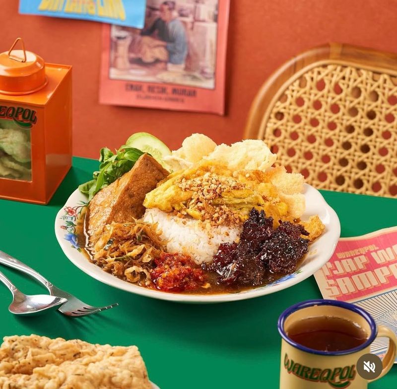 Makan siang di Jakarta Pusat