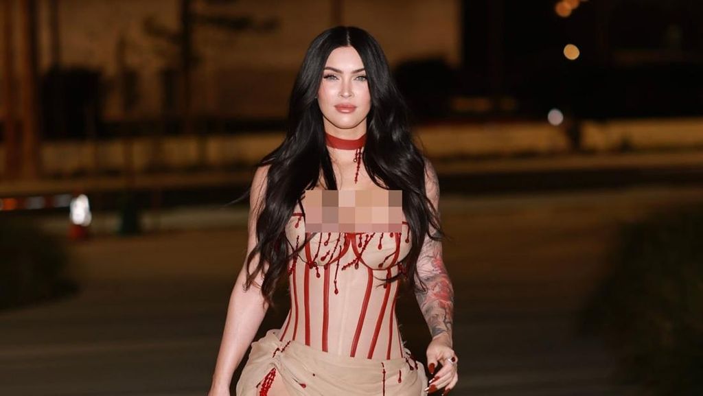 Potret Megan Fox Setelah Melahirkan, Tampil Seksi Bak Jennifers Body Potret Megan Fox Setelah Melahirkan, Tampil Seksi Bak Jennifers Body