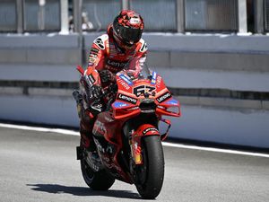Ban Bocor Hentikan Bagnaia di Sepang Ban Bocor Hentikan Bagnaia di Sepang