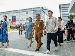 Cek Pabrik Baru di Jepara, Luthfi Targetkan Kemiskinan Jateng di Bawah 9%