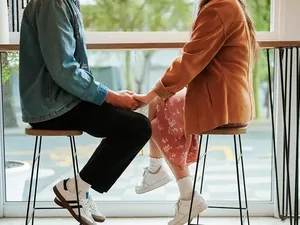 Trik Tak Biasa Solo Traveler, Punya Pacar Sementara Demi Makan Gratis