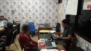 Pria Mabuk Jatuhkan Pemotor Perempuan di Labuan Bajo, Pelaku Ditangkap Pria Mabuk Jatuhkan Pemotor Perempuan di Labuan Bajo, Pelaku Ditangkap