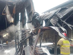 Belum Sebulan, Pabrik Styrofoam di Tabanan Kembali Kebakaran Belum Sebulan, Pabrik Styrofoam di Tabanan Kembali Kebakaran