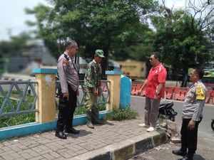 Viral Wanita Diduga Mabuk Tergeletak di Trotoar Depok, Polisi Cek Lokasi Viral Wanita Diduga Mabuk Tergeletak di Trotoar Depok, Polisi Cek Lokasi
