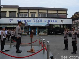 Polres Lamongan Kukuhkan Pamapta untuk Wujudkan Polri Humanis Polres Lamongan Kukuhkan Pamapta untuk Wujudkan Polri Humanis