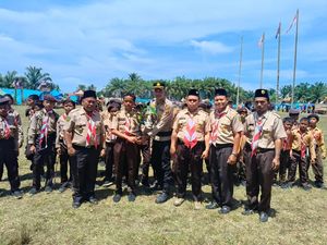 Polisi dan Gerakan Pramuka Rohul Tanam Pohon di Momen Hari Sumpah Pemuda Polisi dan Gerakan Pramuka Rohul Tanam Pohon di Momen Hari Sumpah Pemuda