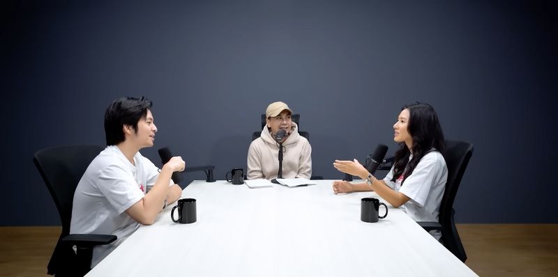 Shenina doyan pecel ayam ngondek Gandaria