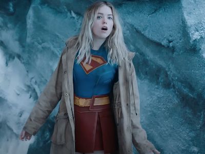 Milly Alcock Santai Hadapi Kritik Jelang Tayang Supergirl