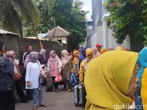 Nasib Buruk Ratusan Wisatawan dari Cianjur Terlunta-lunta di Pangandaran Nasib Buruk Ratusan Wisatawan dari Cianjur Terlunta-lunta di Pangandaran