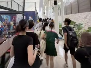 Video Desta & Tasya Farasya Rekam Momen Saat Atap Lapangan Padel Runtuh! Video Desta & Tasya Farasya Rekam Momen Saat Atap Lapangan Padel Runtuh!
